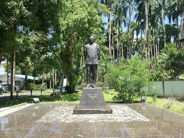 Pomnik Hencka Arrona Paramaribo - stolica Surinamu