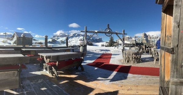 Restauracja dla narciarzy w Alta Badia