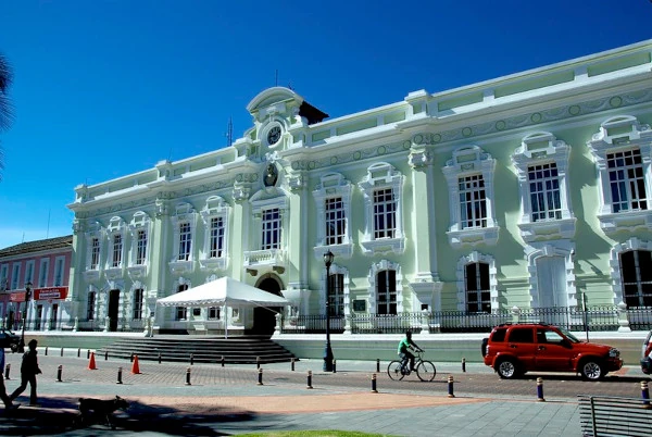 Ratusz Otavalo - Edificio Municipal