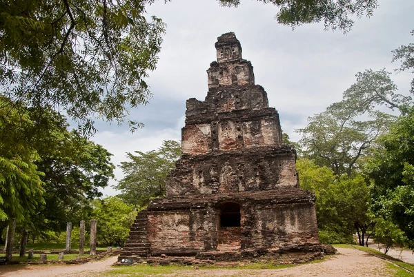 Sathmahal Prasada Polonnaruwa