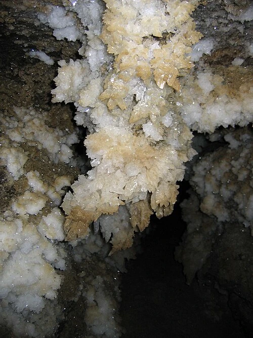 Formacje skalne - jaskinia Optymistyczna Ukraina