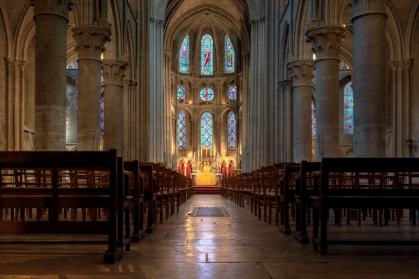 Wnętrze kościoła Notre Dame Dijon Wnętrze kościoła Notre Dame Dijon